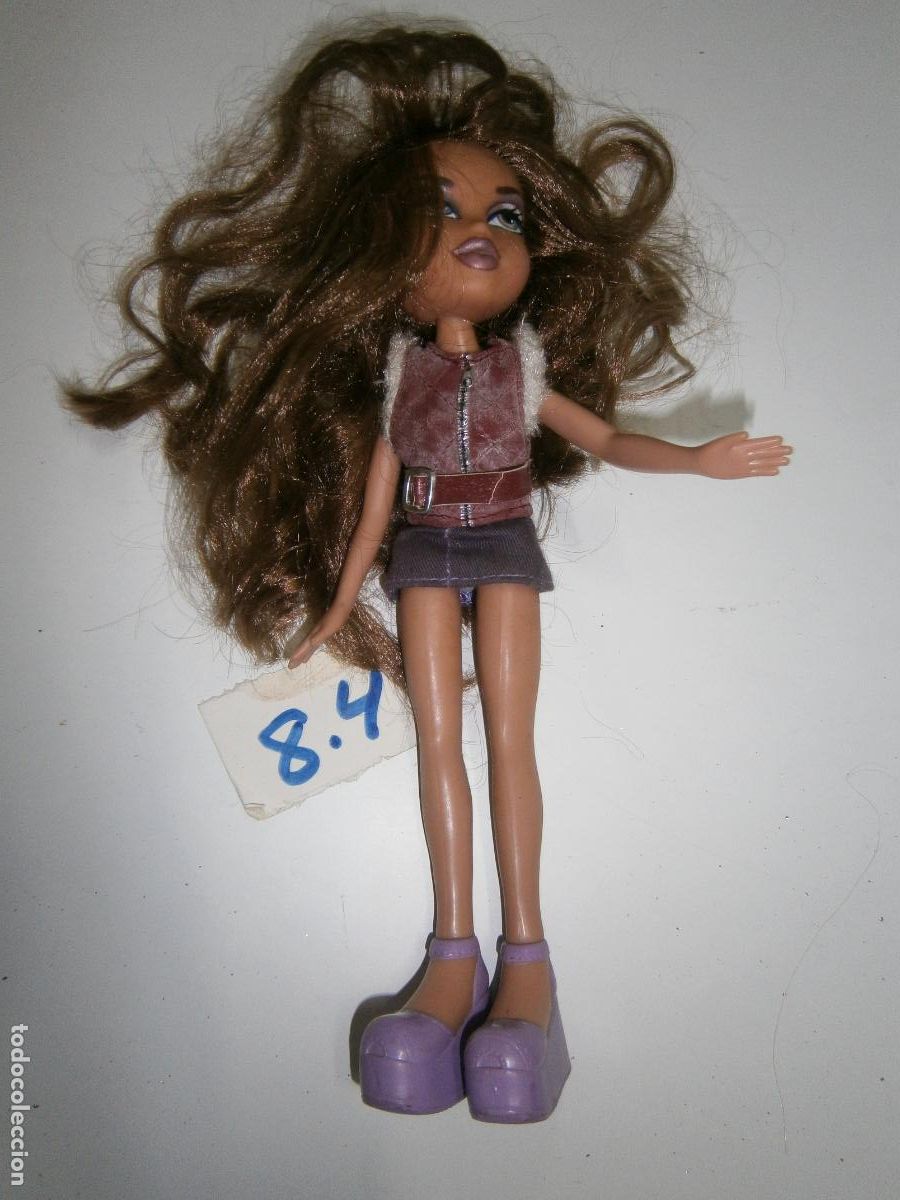 Mu&ntilde;ecas modernas: MU&Ntilde;ECA BRATZ CON ROPA - Foto 1