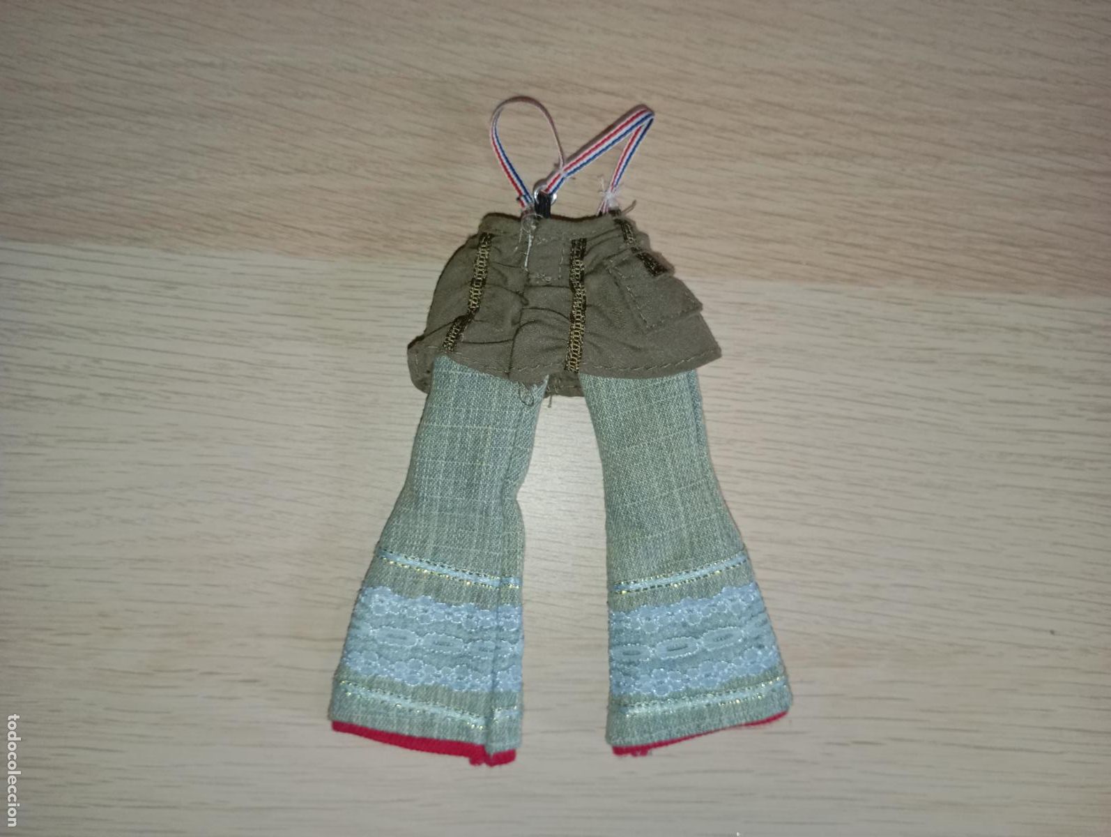 Mu&ntilde;ecas modernas: Pantalon de mu&ntilde;eca Bratz - Foto 2