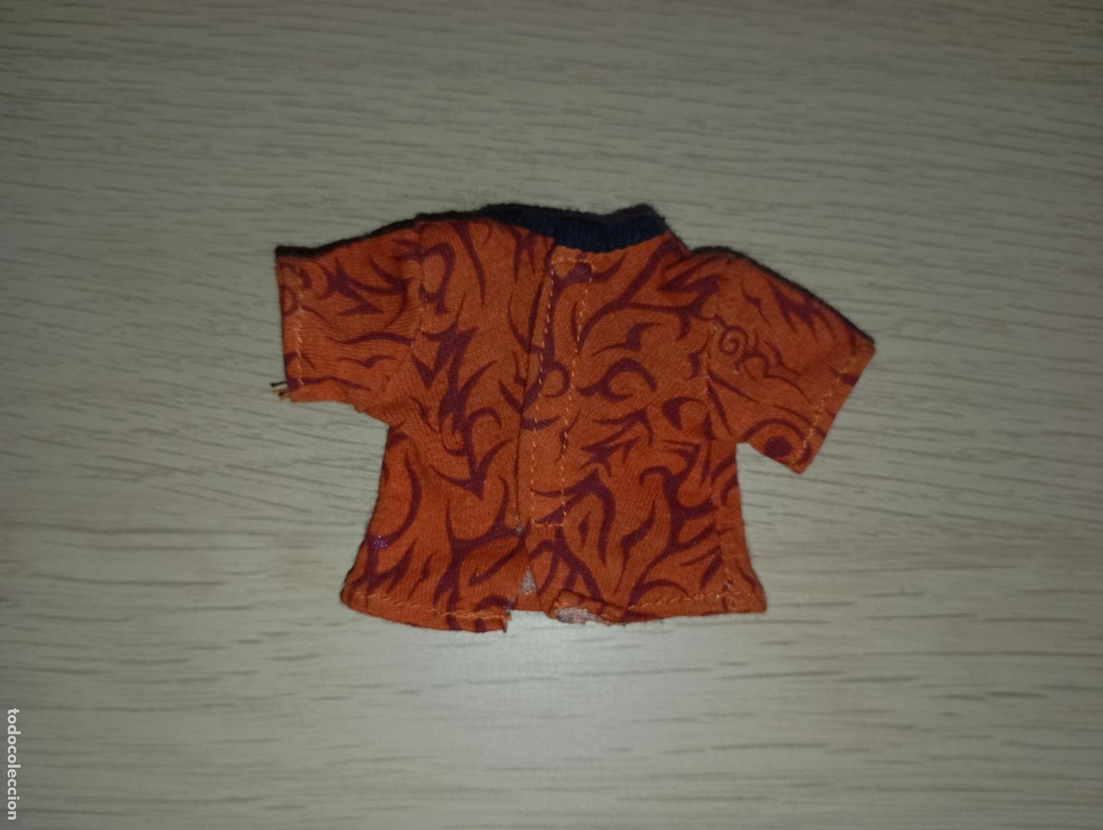 Mu&ntilde;ecas modernas: Camiseta de mu&ntilde;eco Bratz - Foto 2