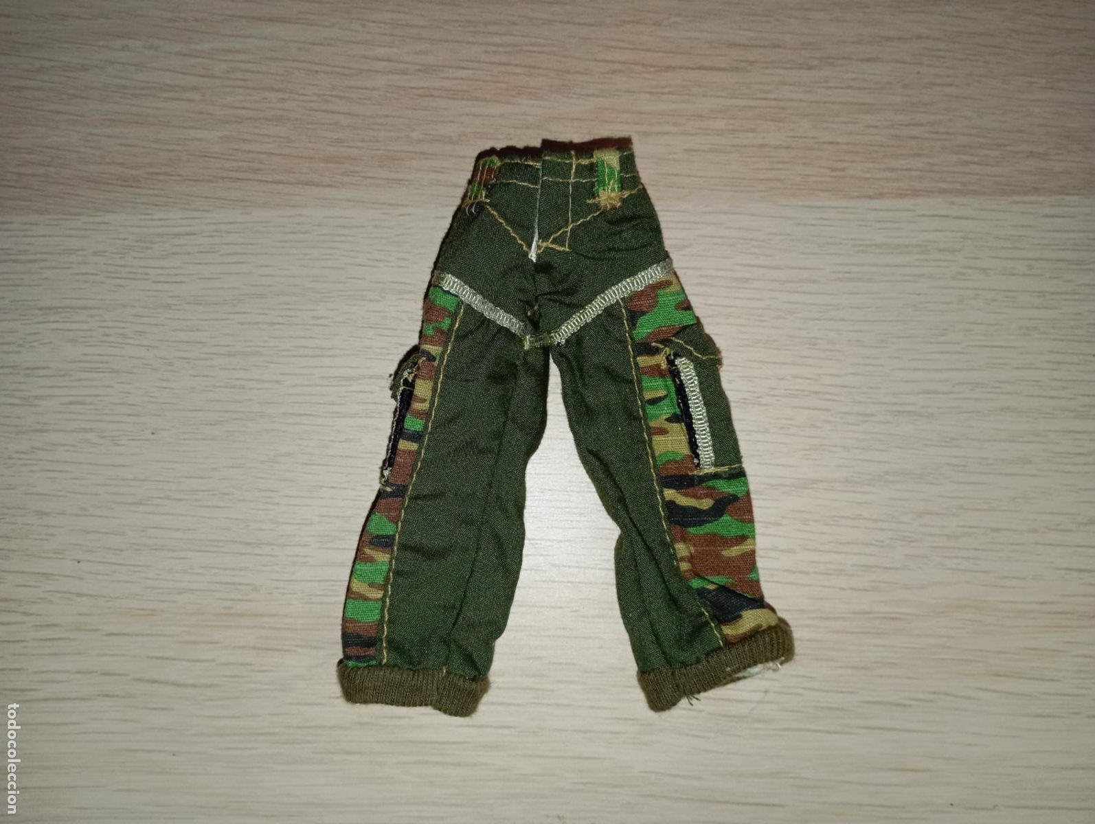 Mu&ntilde;ecas modernas: Pantal&oacute;n de mu&ntilde;eca Bratz - Foto 2