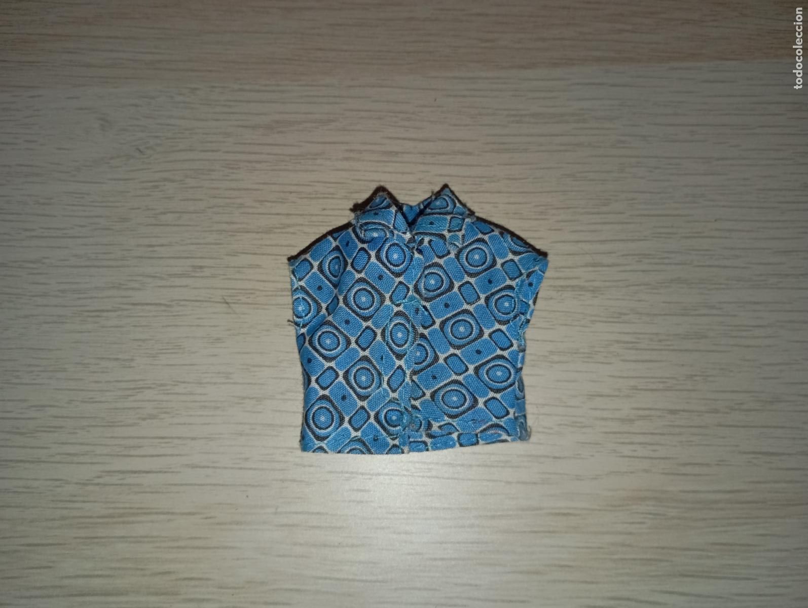 Mu&ntilde;ecas modernas: Top camiseta de mu&ntilde;eca Bratz - Foto 1