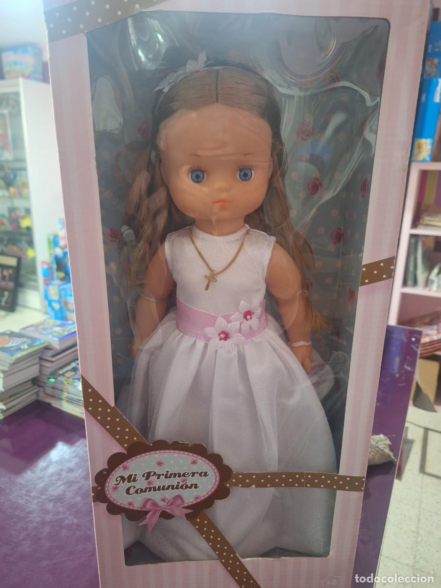 Mu&ntilde;ecas modernas: Mu&ntilde;eca de comuni&oacute;n marca famosa - Foto 2