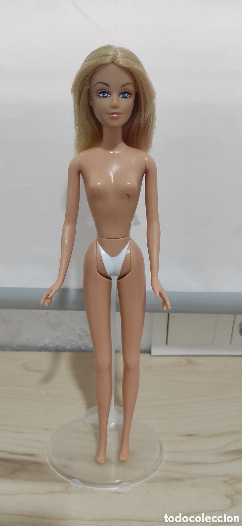 Mu&ntilde;ecas modernas: Mu&ntilde;eca Barbie clon sin identificar - Foto 1