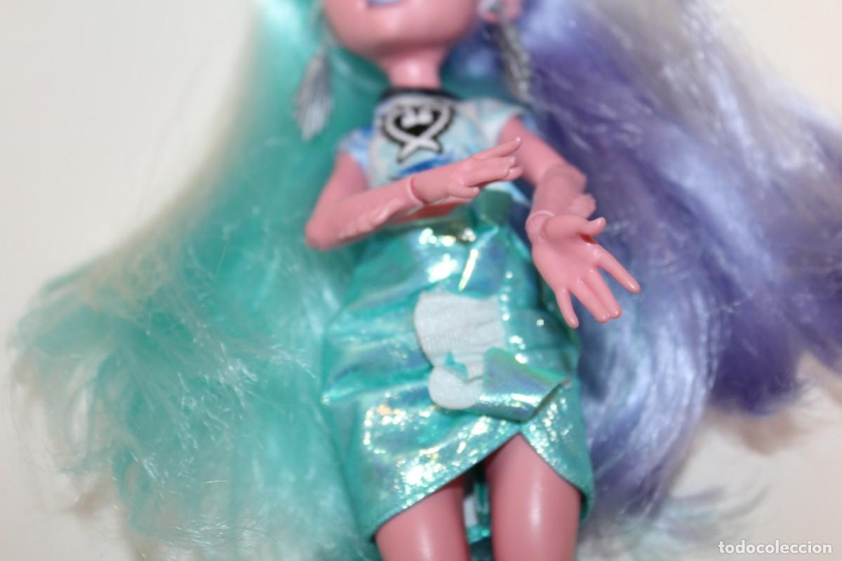 Mu&ntilde;ecas modernas: MU&Ntilde;ECA MONSTER HIGH - MATTEL 2021 - Foto 4