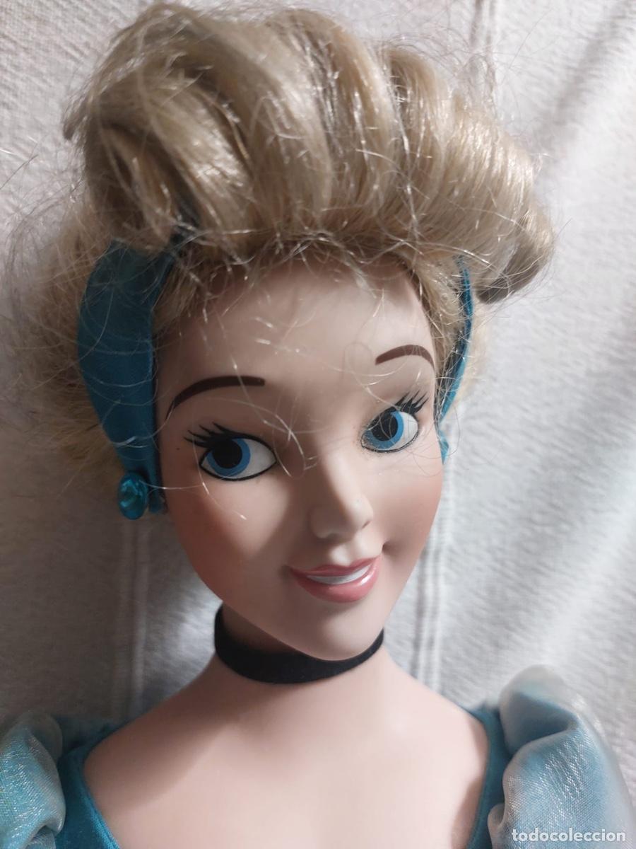 Mu&ntilde;ecas modernas: MU&Ntilde;ECA PORCELANA CENICIENTA DISNEY - Foto 2