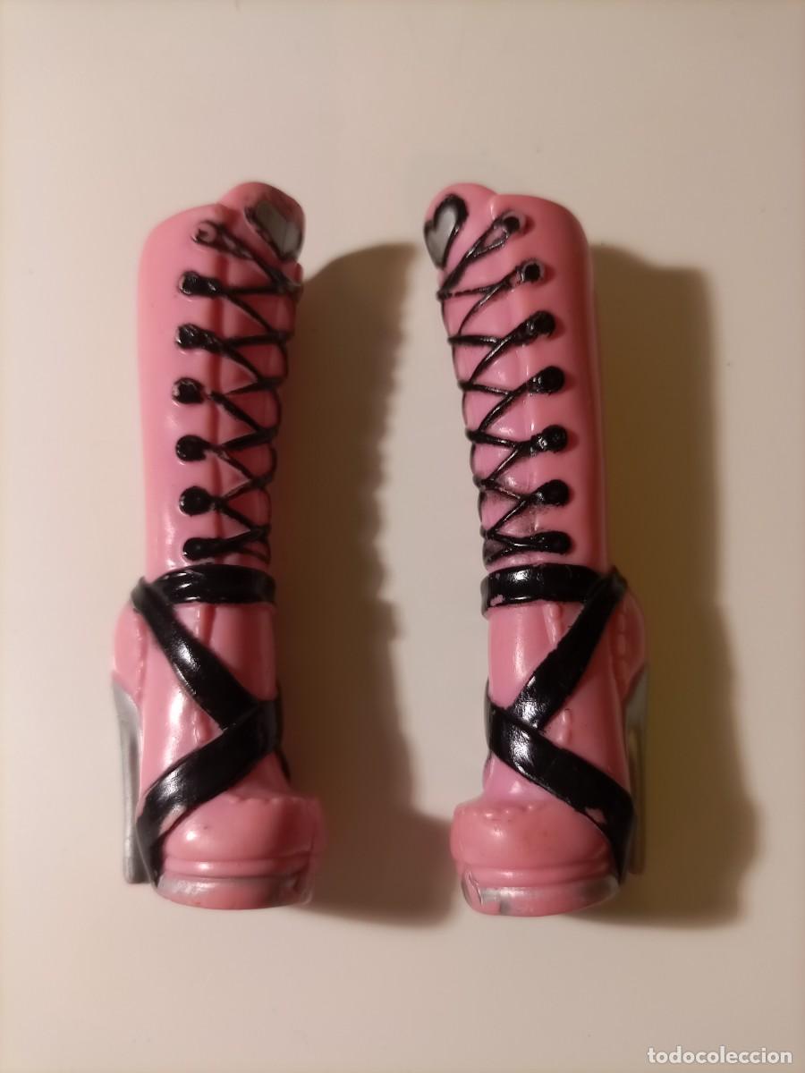 Mu&ntilde;ecas modernas: Botas de Draculaura B&aacute;sica mu&ntilde;eca Monster High - Foto 2