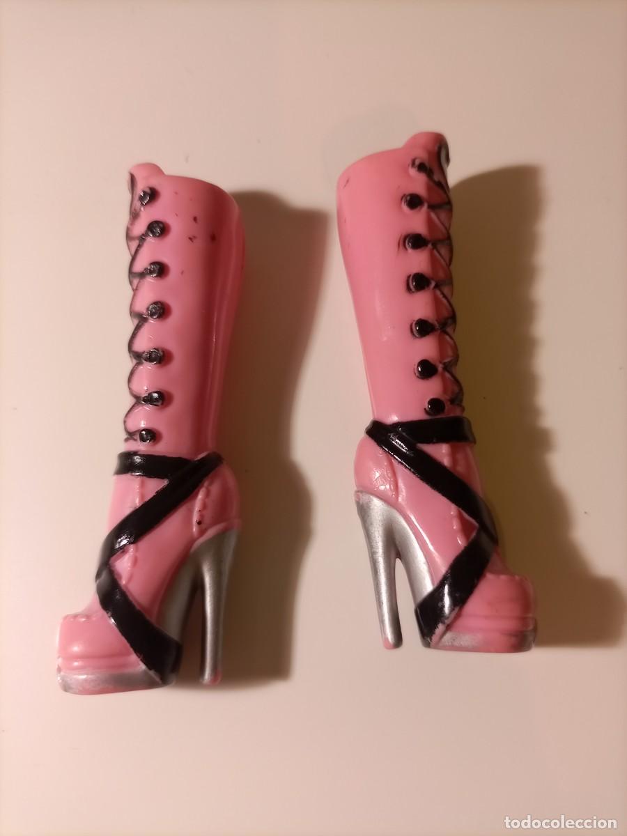Mu&ntilde;ecas modernas: Botas de Draculaura B&aacute;sica mu&ntilde;eca Monster High - Foto 3