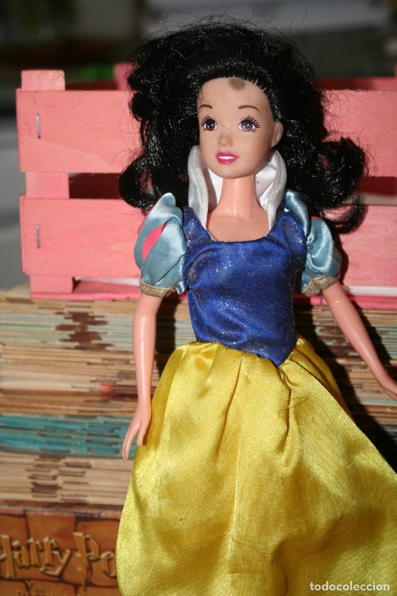 Mu&ntilde;ecas modernas: mu&ntilde;eca disney blancanieves disney simba - Foto 1