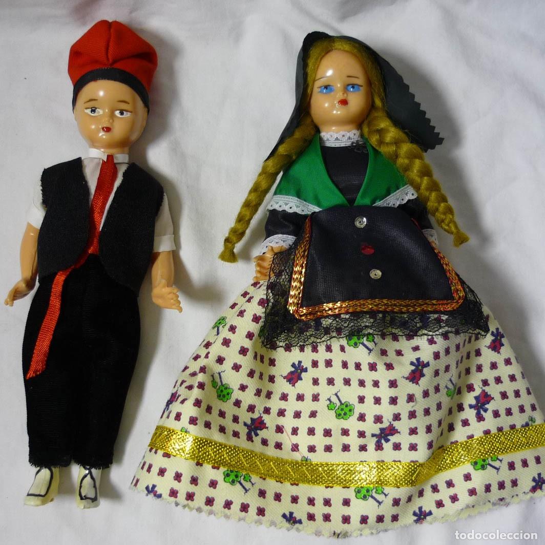 Mu&ntilde;ecas modernas: Pareja de mu&ntilde;ecos trajes t&iacute;picos de Andorra - Foto 1