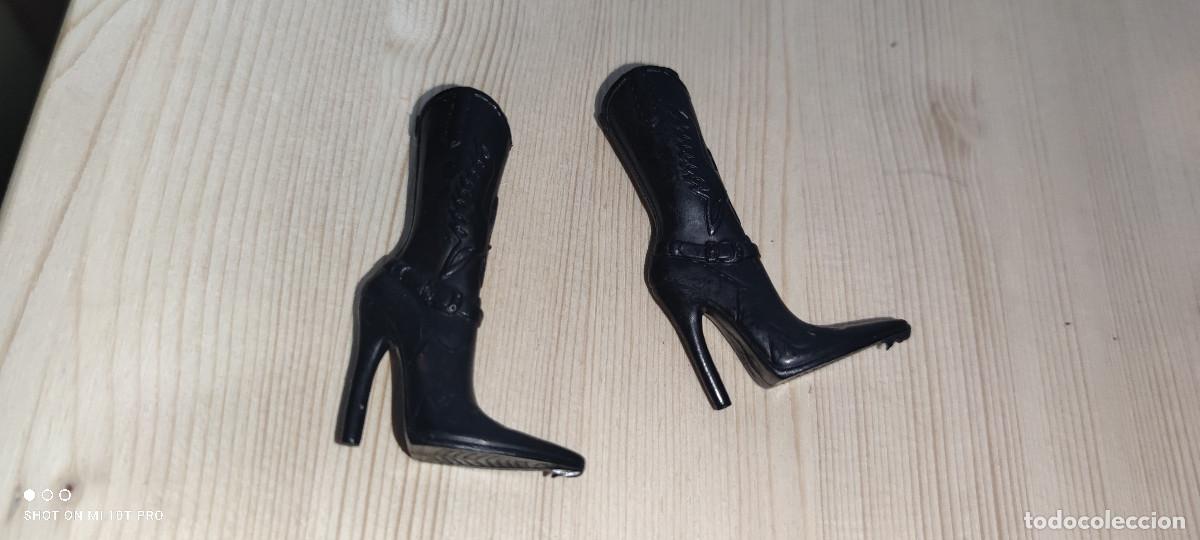 Mu&ntilde;ecas modernas: Botas, zapatos mu&ntilde;eca bratz, modelo B - Foto 1