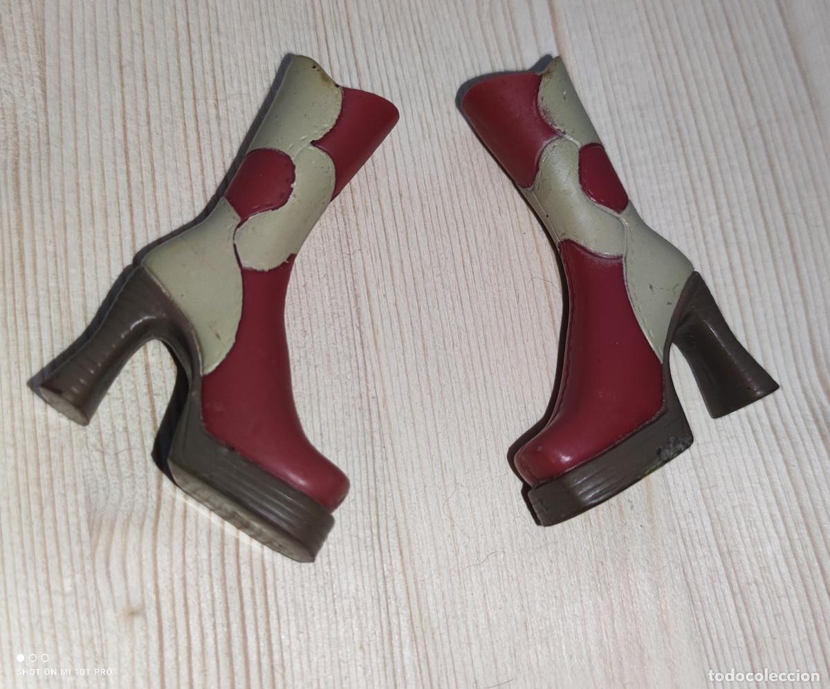 Mu&ntilde;ecas modernas: Botas, zapatos mu&ntilde;eca bratz - Foto 1