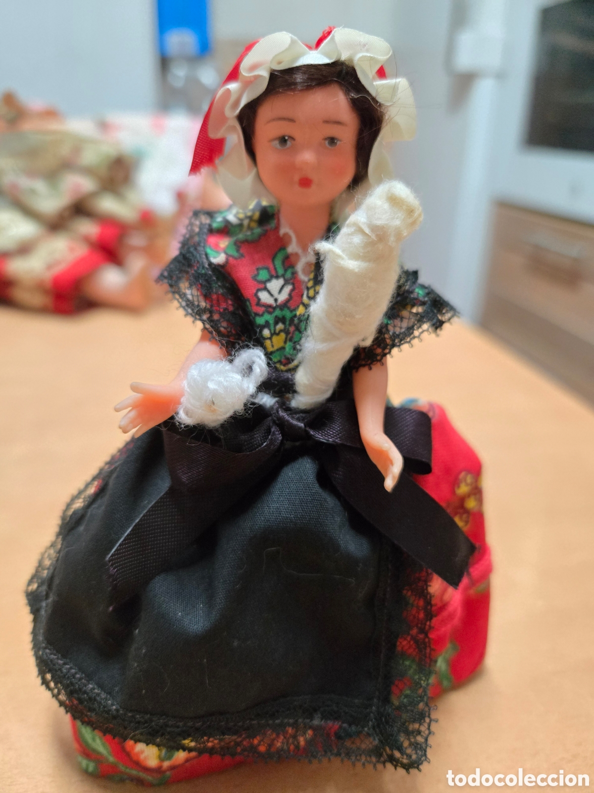 Mu&ntilde;ecas modernas: Mu&ntilde;eca hilandera antigua - Foto 1
