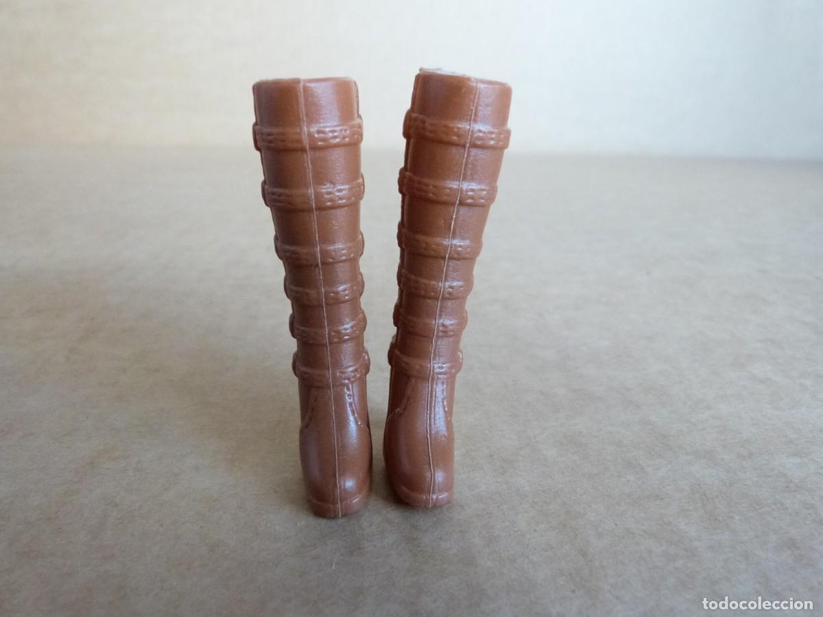 Mu&ntilde;ecas modernas: Botas marrones de mu&ntilde;eca Monster High - Foto 2