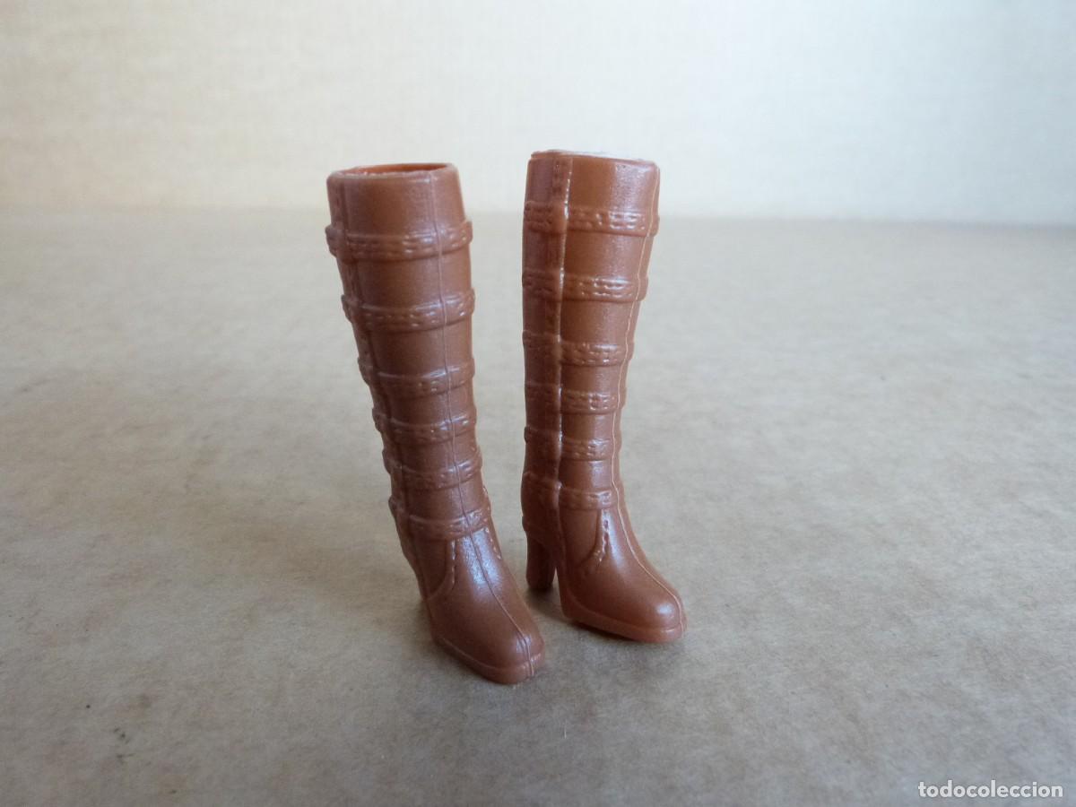 Mu&ntilde;ecas modernas: Botas marrones de mu&ntilde;eca Monster High - Foto 1
