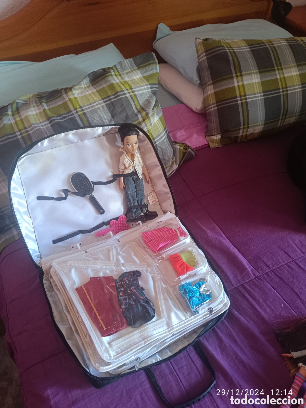 Mu&ntilde;ecas modernas: Mu&ntilde;ecos Bratz con malet&iacute;n - Foto 6