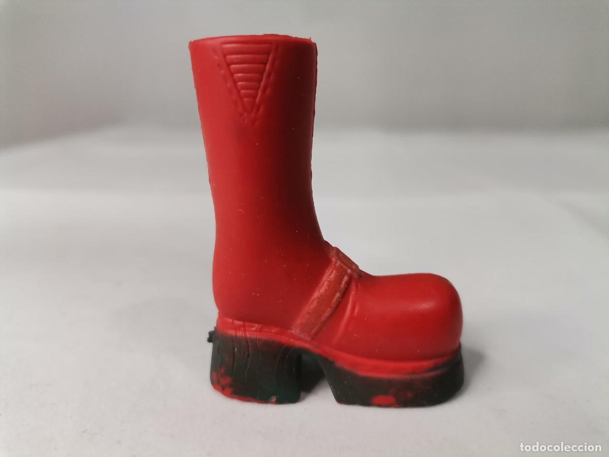 Mu&ntilde;ecas modernas: Bota Bratz de color rojo - Foto 3