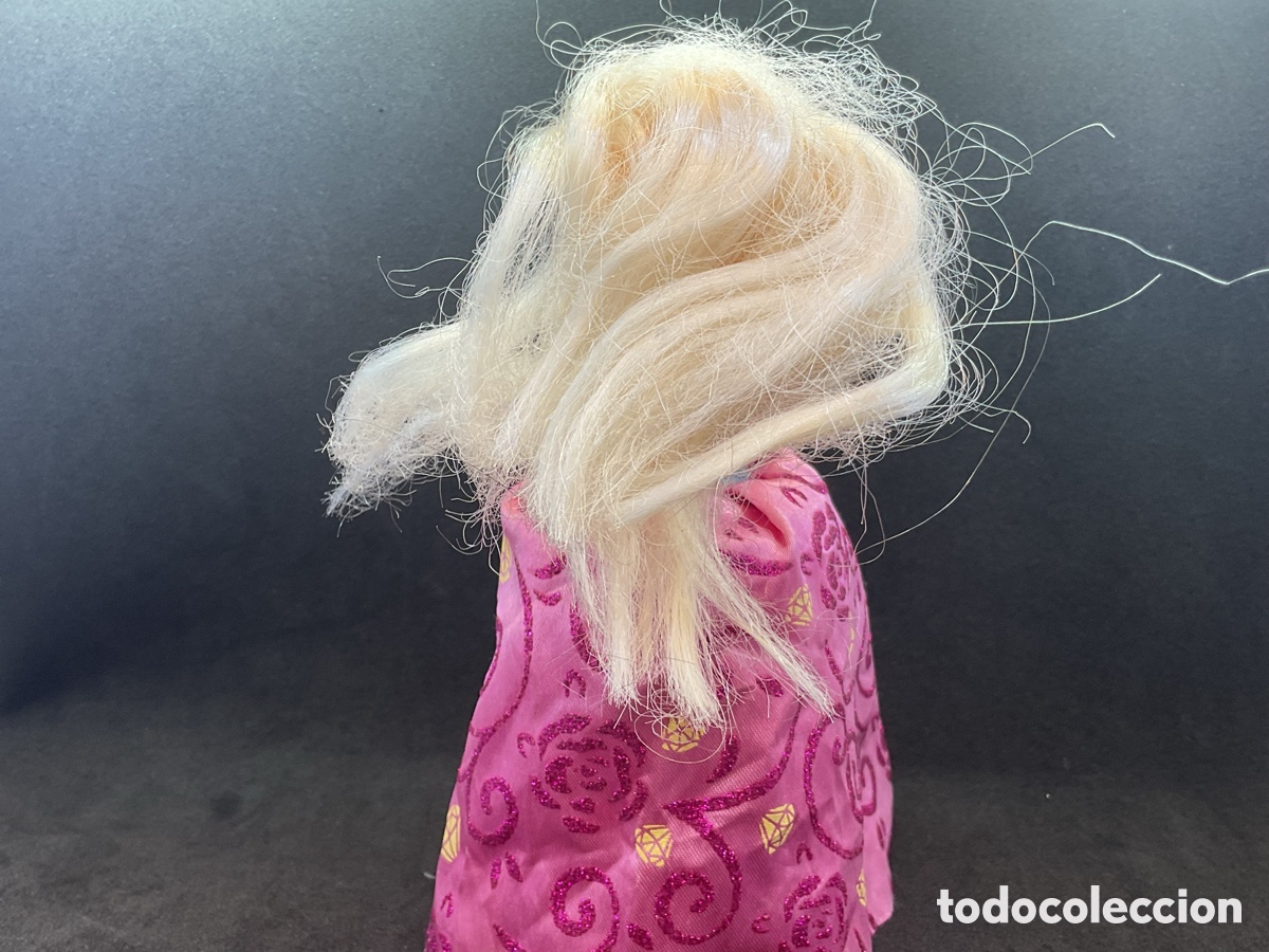 Mu&ntilde;ecas modernas: Mu&ntilde;eca Flower Surprise Mia - Foto 3