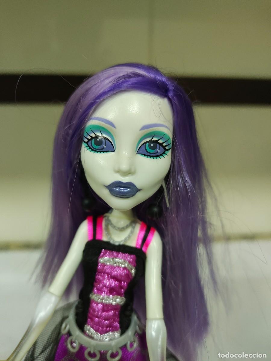 Mu&ntilde;ecas modernas: Monster High Spectra - Foto 2