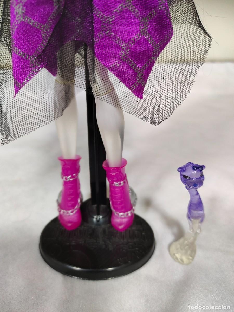 Mu&ntilde;ecas modernas: Monster High Spectra - Foto 3