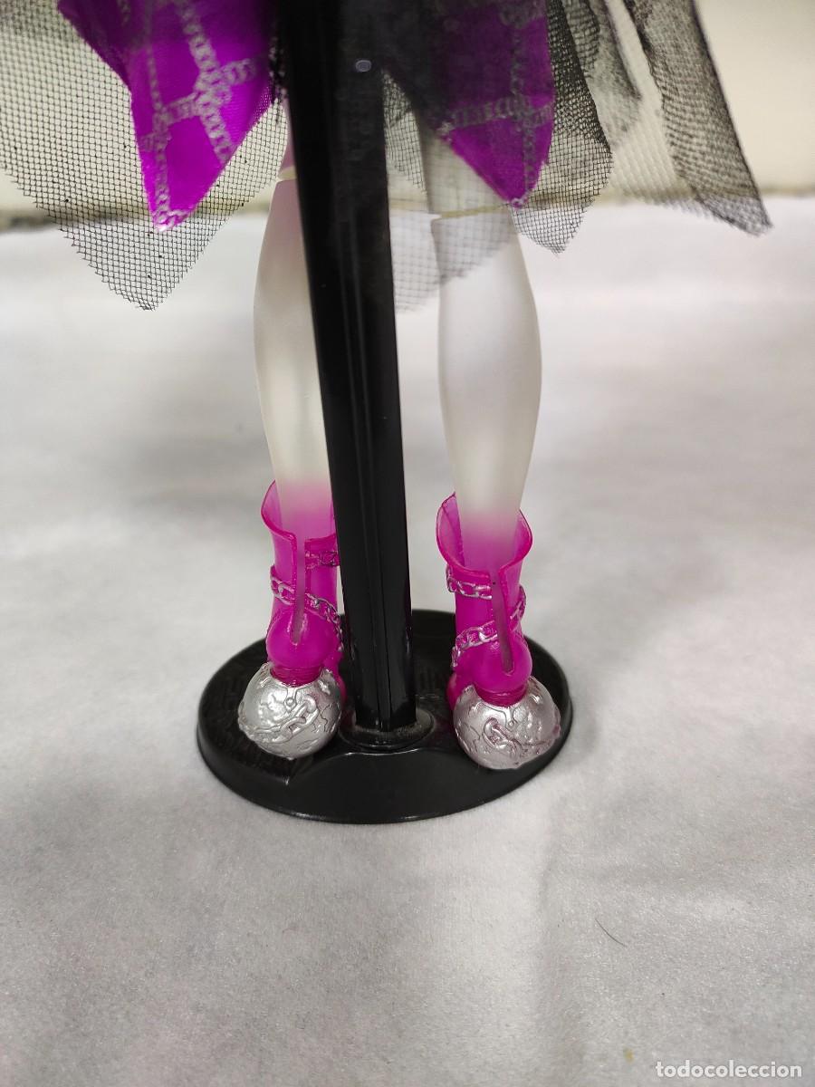 Mu&ntilde;ecas modernas: Monster High Spectra - Foto 5