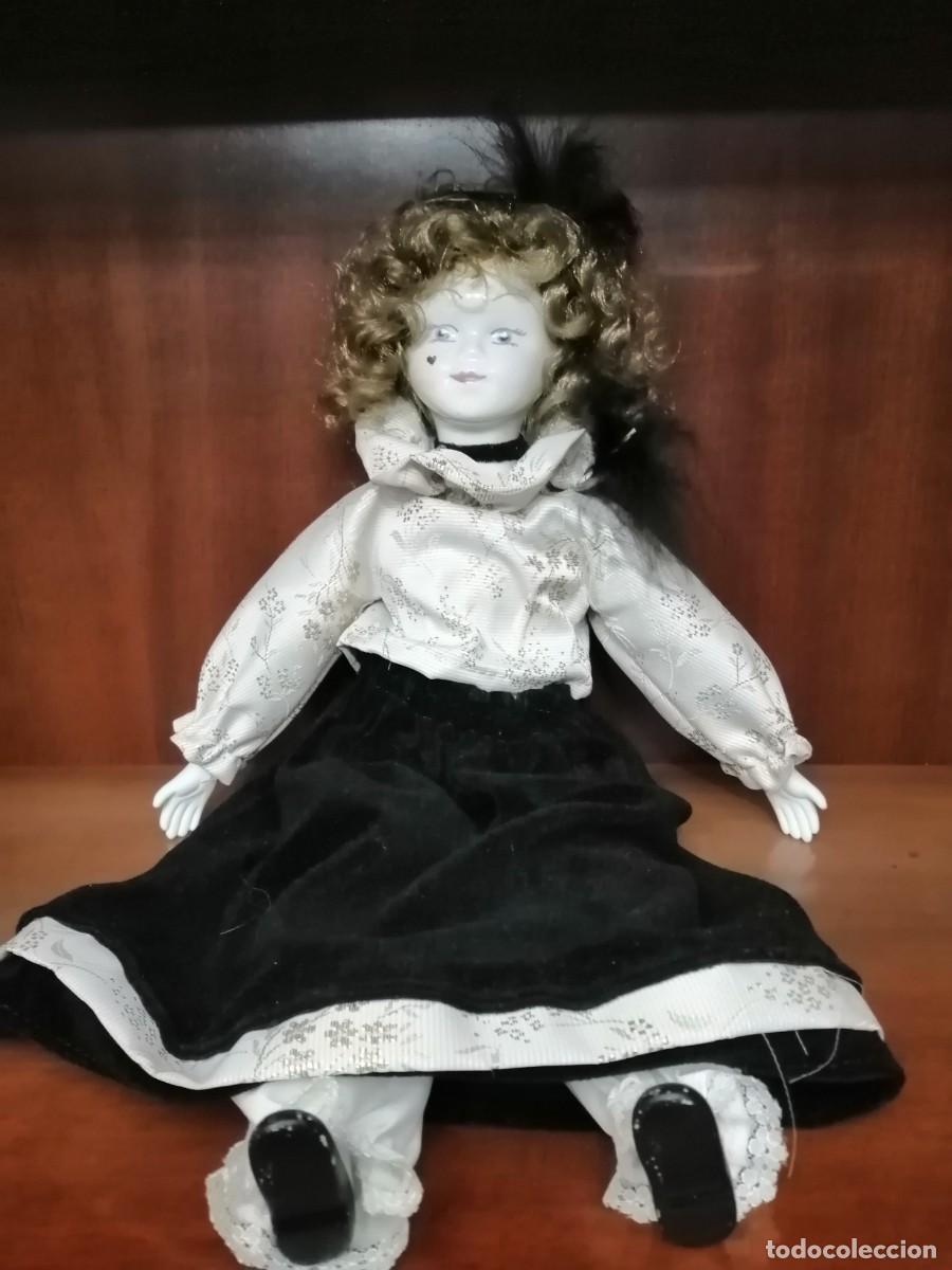 Mu&ntilde;ecas modernas: MU&Ntilde;ECA PORCELANA BRILLO 40 CM - Foto 1