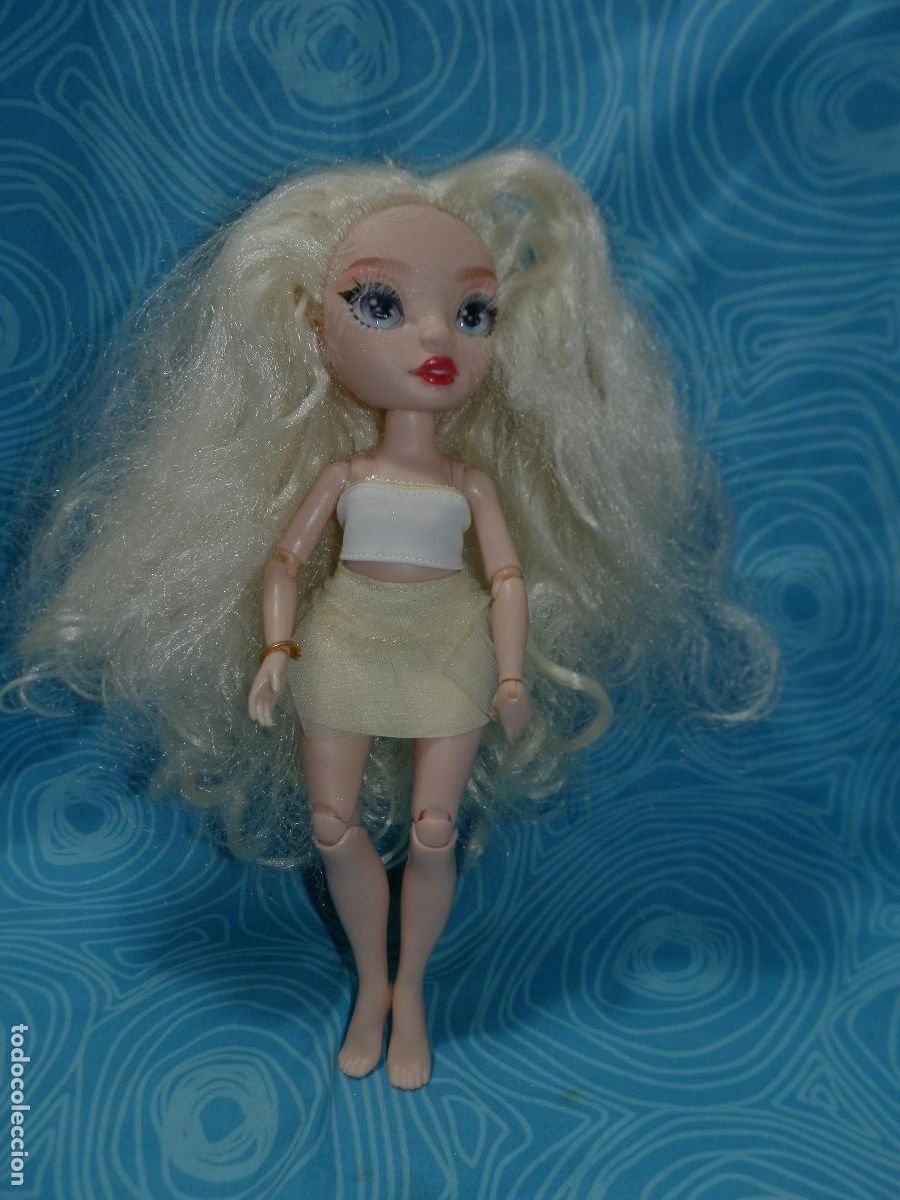 Mu&ntilde;ecas modernas: MGA 2022, MU&Ntilde;ECA 26 CM - Foto 8