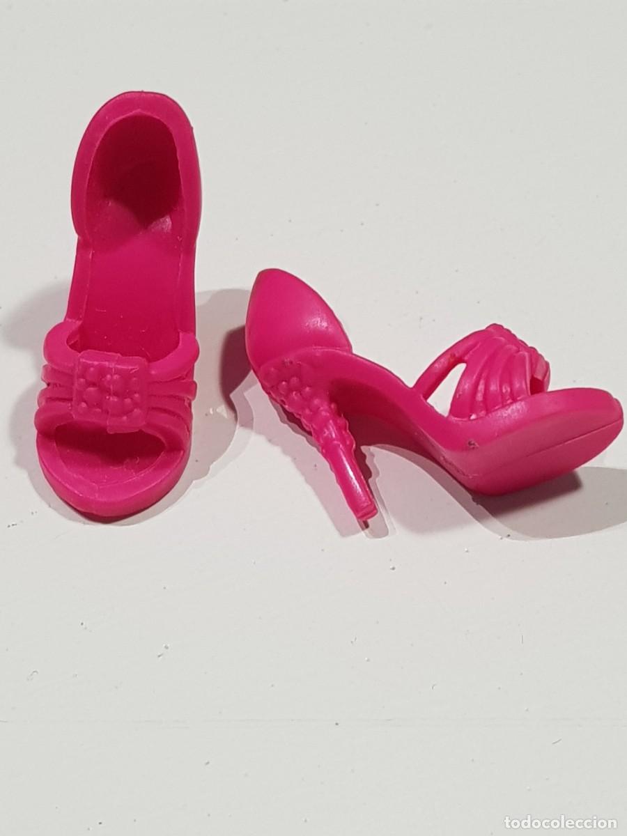Mu&ntilde;ecas modernas: Zapatos barbie mattel - Foto 1