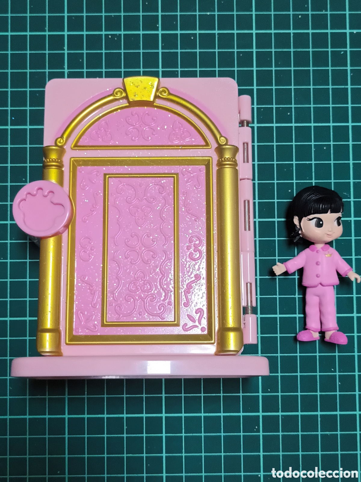 Mu&ntilde;ecas modernas: Casita con mu&ntilde;eca de Bandai - Foto 1
