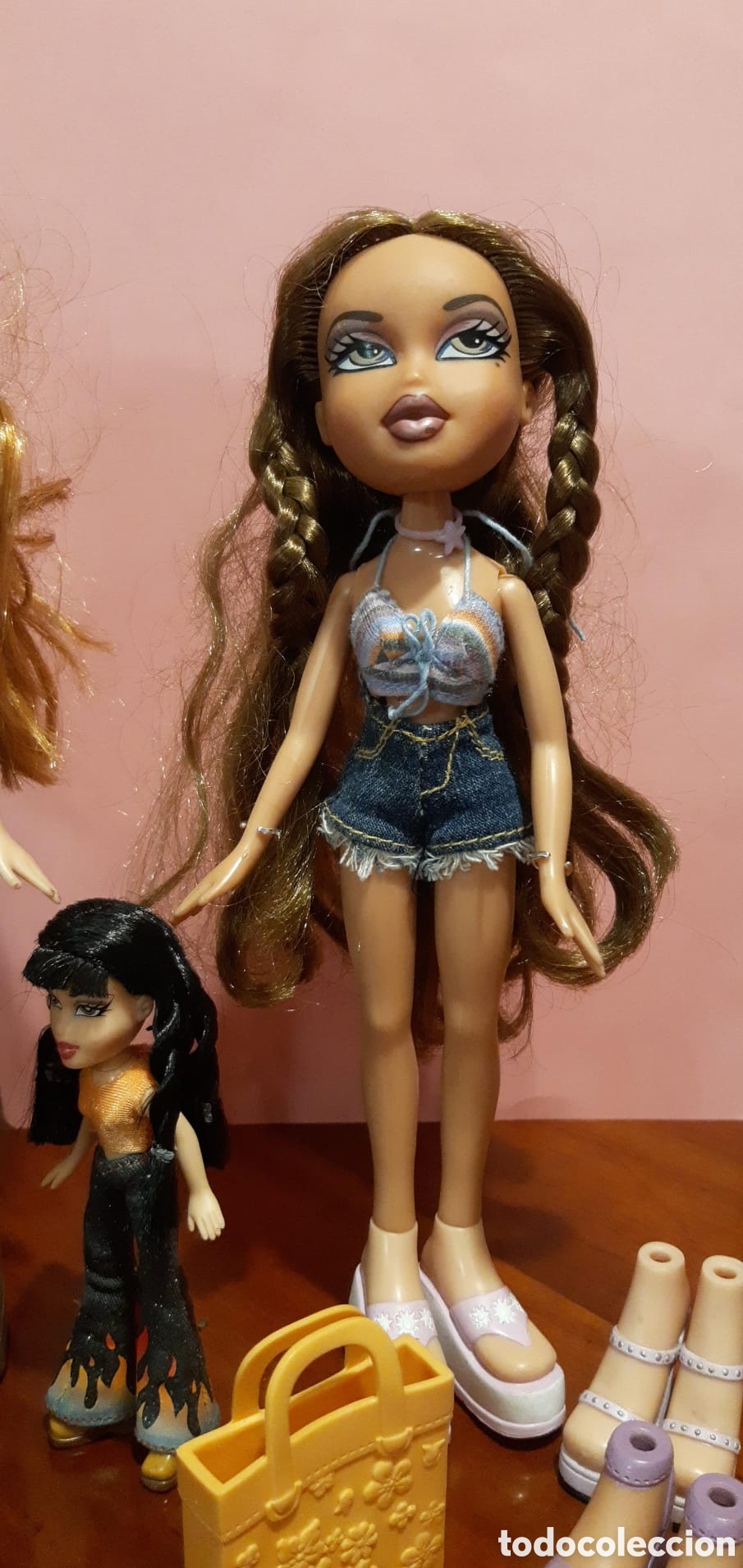 Mu&ntilde;ecas modernas: Seis Mu&ntilde;ecas Bratz y accesorios - Foto 2