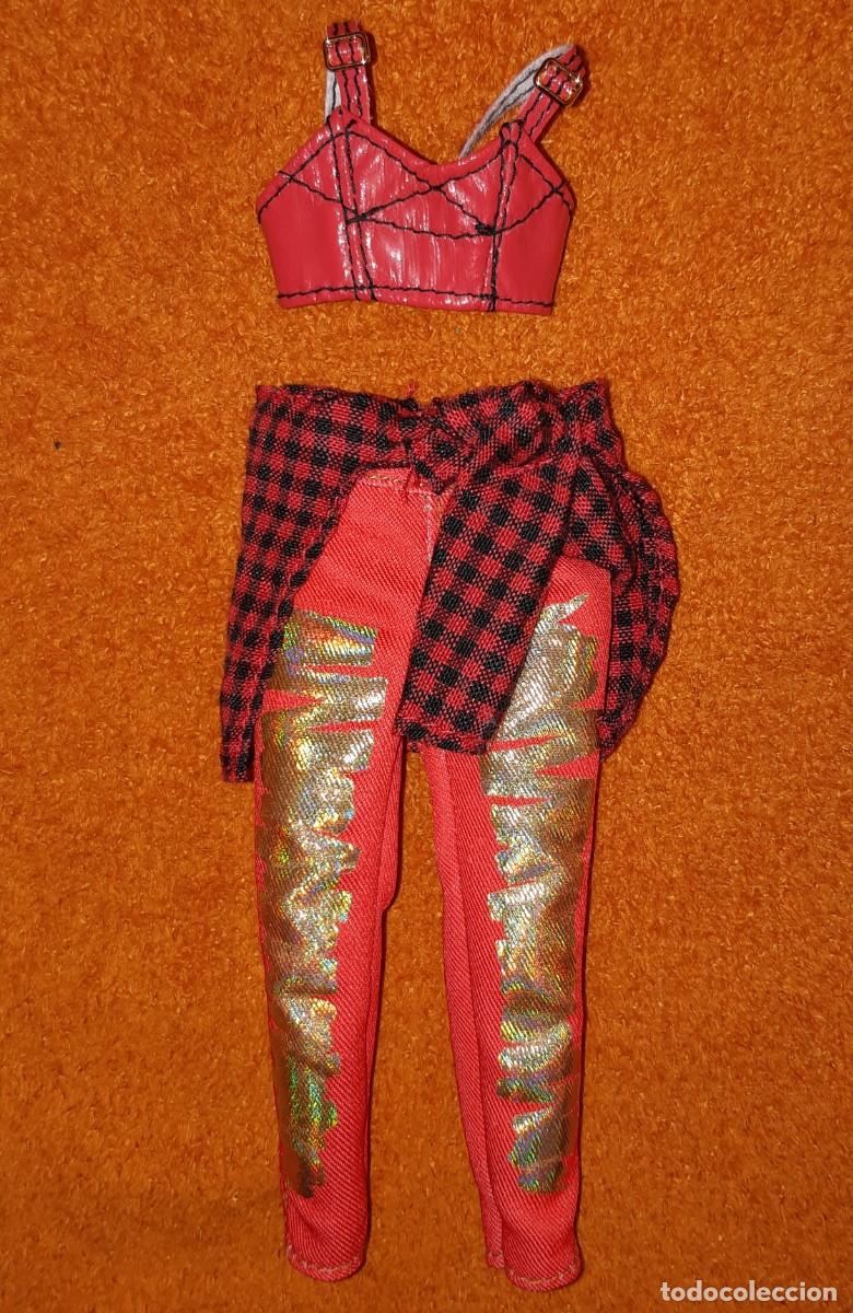 Mu&ntilde;ecas modernas: CONJUNTO ROPA TOP PANTALON MU&Ntilde;ECA RAINBOW HIGH RUBY PRIMERA EDICION - Foto 1