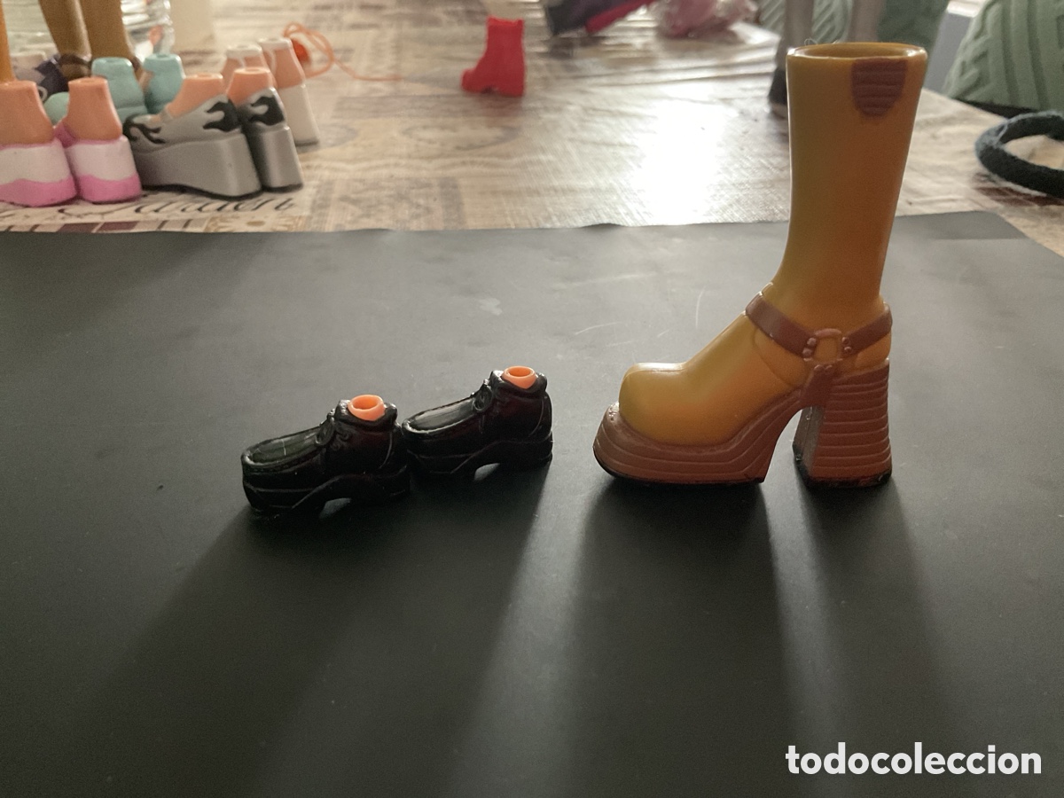 Mu&ntilde;ecas modernas: Bratz Lote de dos zapatos mini - Foto 4