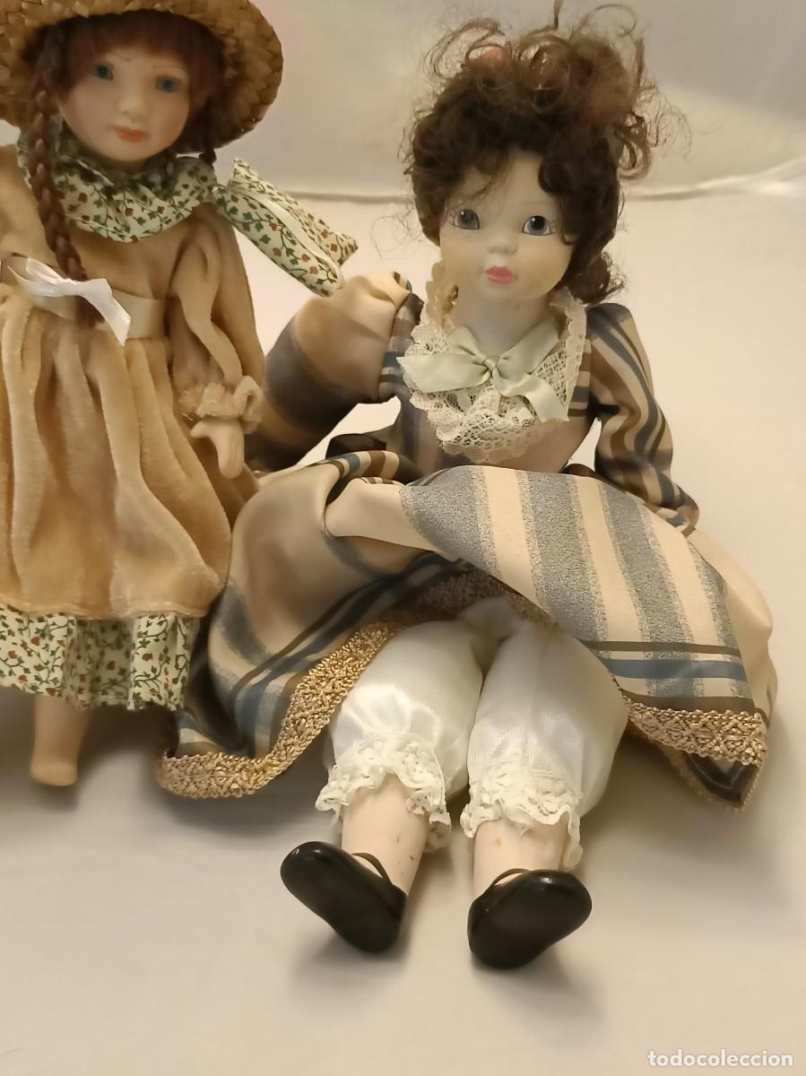 Mu&ntilde;ecas modernas: Lote de dos mu&ntilde;ecas de porcelana - Foto 4