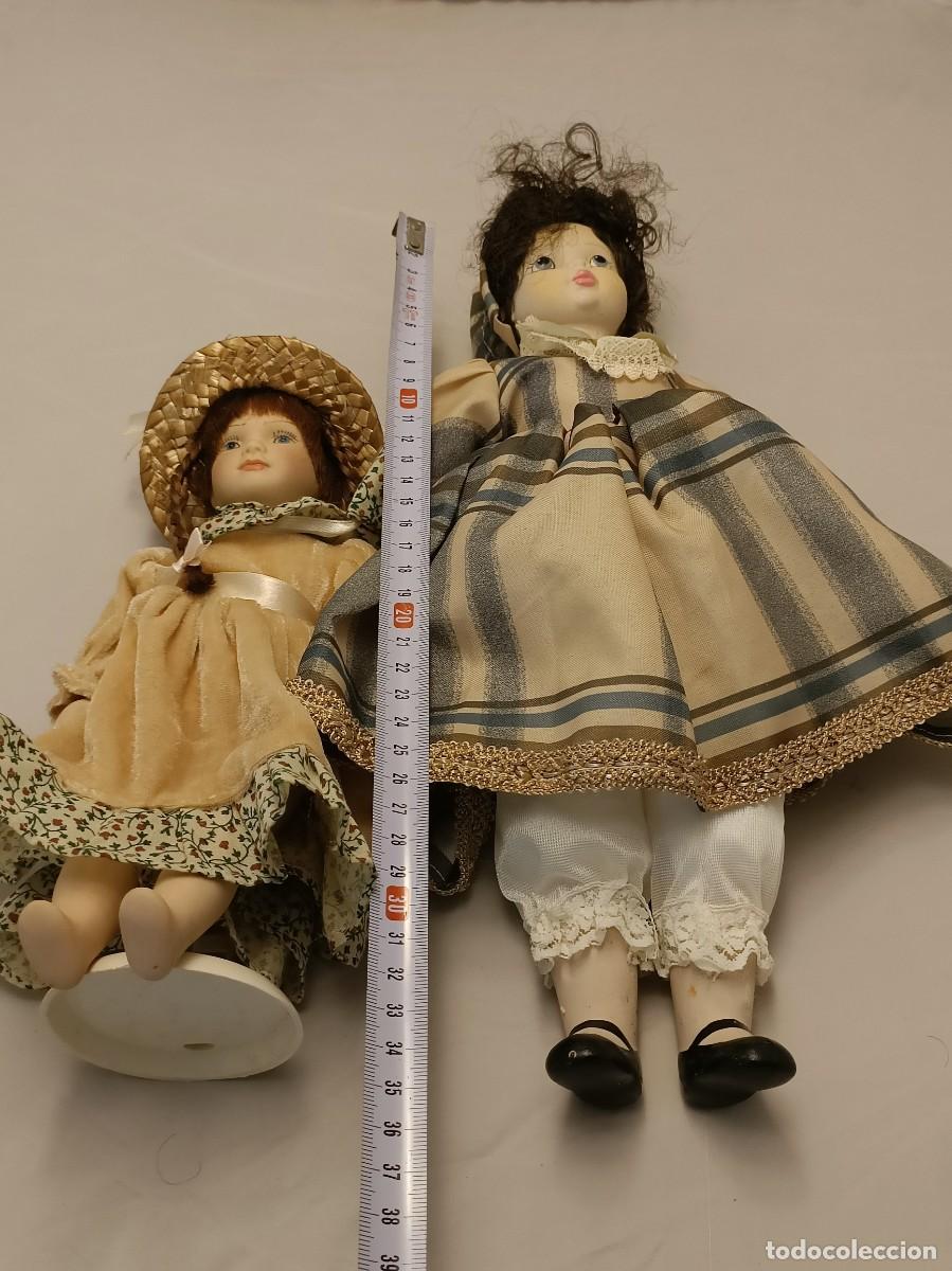 Mu&ntilde;ecas modernas: Lote de dos mu&ntilde;ecas de porcelana - Foto 7