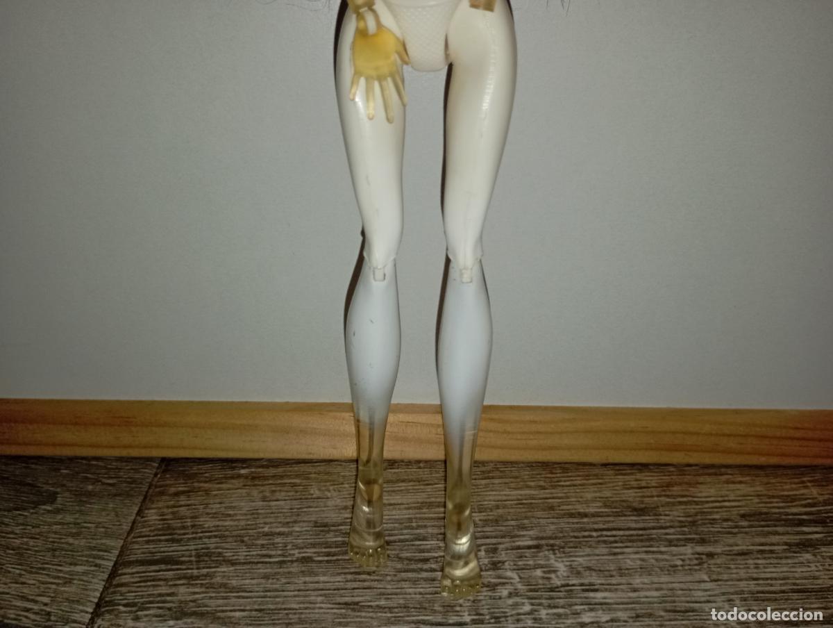 Mu&ntilde;ecas modernas: Mu&ntilde;eca monster high Spectra - Foto 7