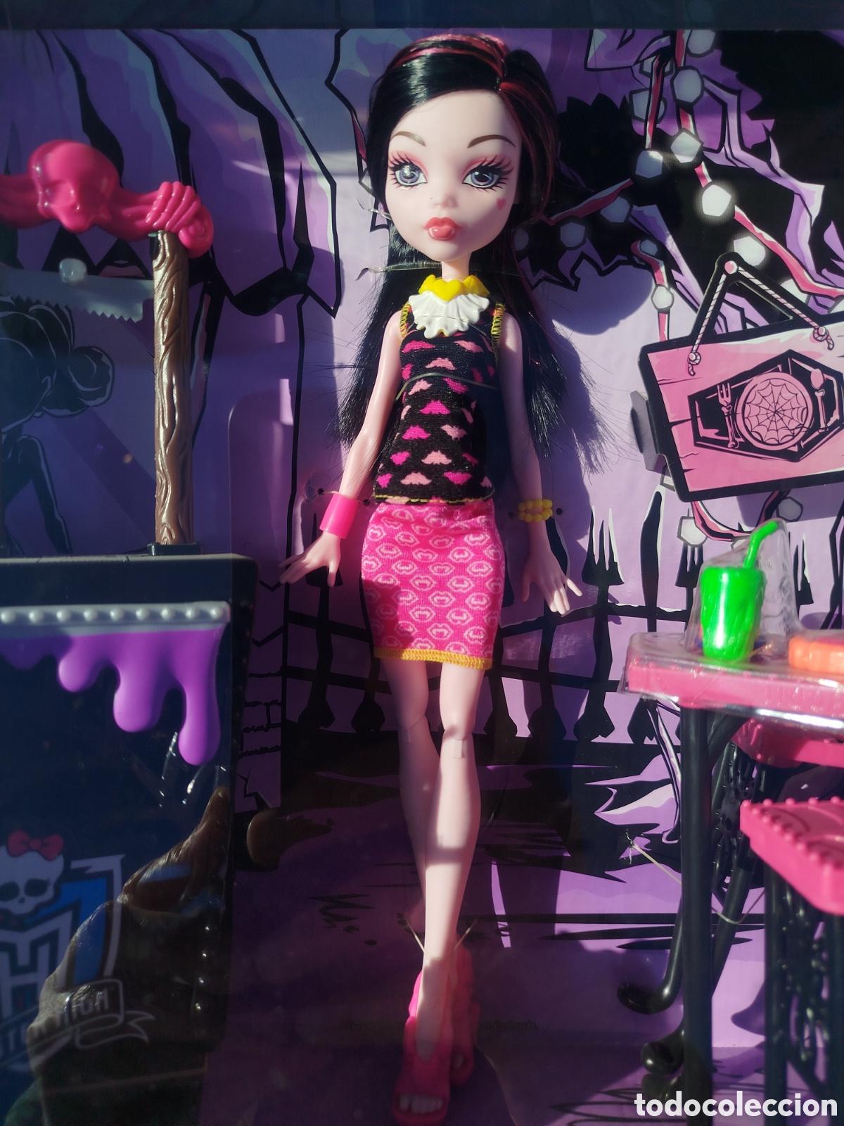 Mu&ntilde;ecas modernas: Cafeter&iacute;a Monster High Draculaura &rdquo;Cafeterroria&rdquo; - Foto 3