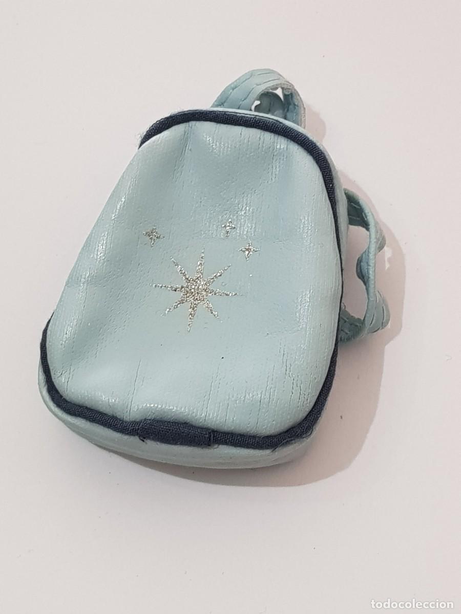 Mu&ntilde;ecas modernas: Mu&ntilde;eca bratz, bolso valido barbie - Foto 1
