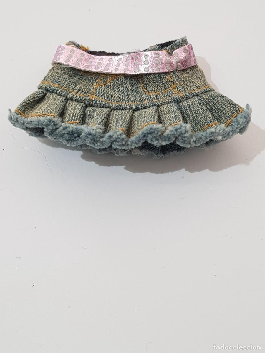 Mu&ntilde;ecas modernas: Mu&ntilde;eca bratz, falda vaquera - Foto 1