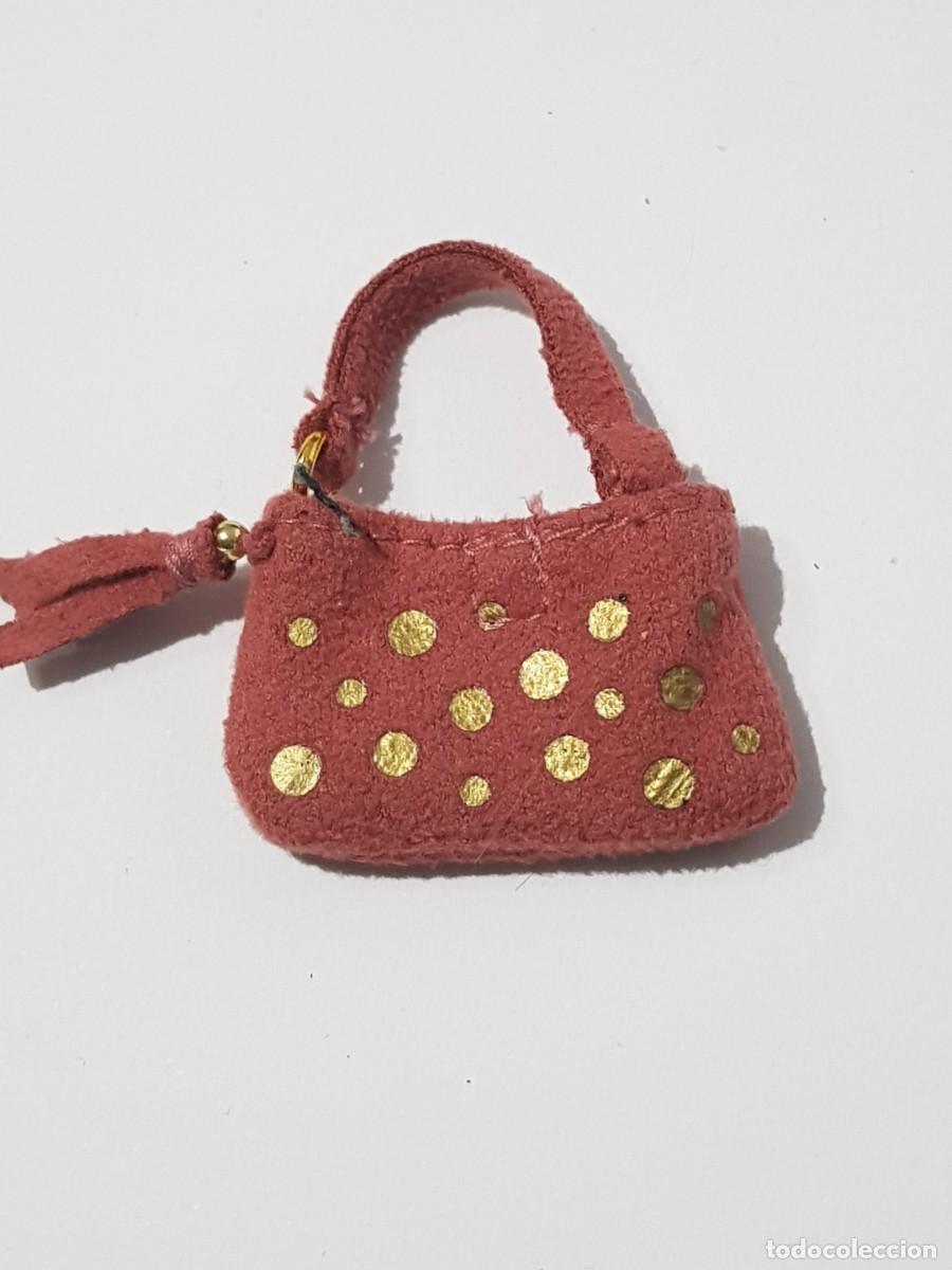 Mu&ntilde;ecas modernas: Mu&ntilde;eca bratz, bolso valido barbie - Foto 1