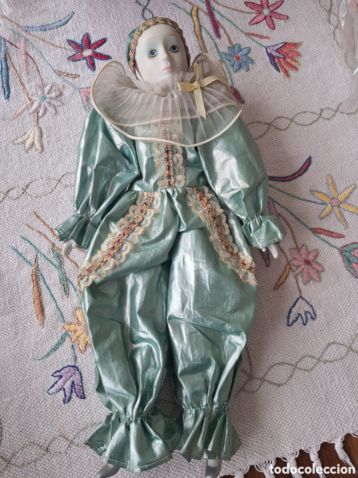 Mu&ntilde;ecas modernas: Mu&ntilde;eco &rdquo;Pierrot&rdquo; vestido - Foto 4
