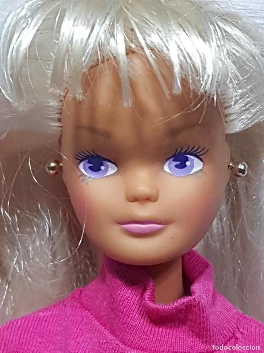 Mu&ntilde;ecas modernas: mu&ntilde;eca Sindy , cintur&oacute;n y pendientes no originales - Foto 2