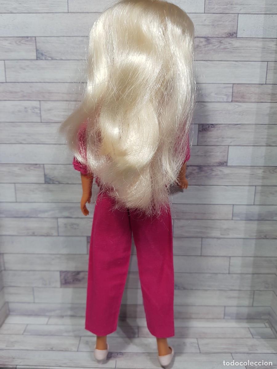 Mu&ntilde;ecas modernas: mu&ntilde;eca Sindy , cintur&oacute;n y pendientes no originales - Foto 7