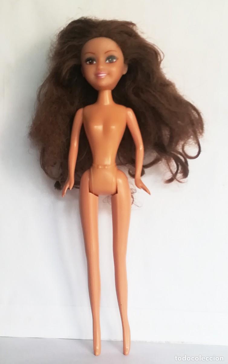 Mu&ntilde;ecas modernas: Mu&ntilde;eca morena tipo Barbie - Foto 1