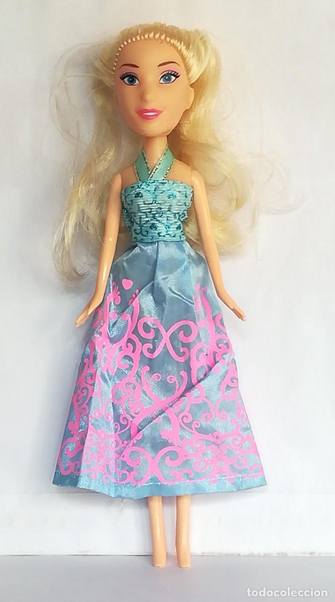 Mu&ntilde;ecas modernas: Mu&ntilde;eca rubia con vestido tipo Barbie - Foto 1