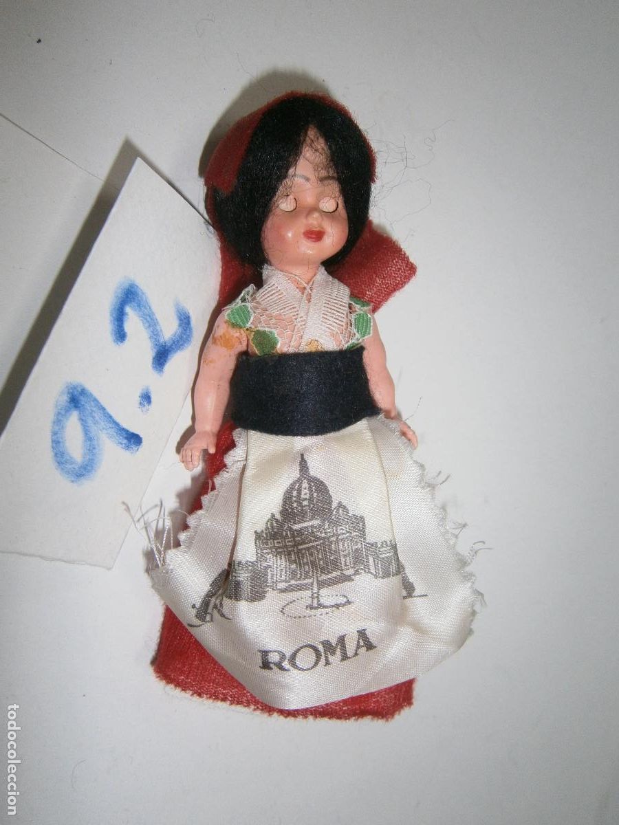Mu&ntilde;ecas modernas: ANTIGUA MU&Ntilde;ECA CON TRAJE TRADICIONAL ETNICO - Foto 1