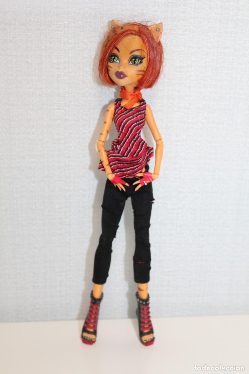 Mu&ntilde;ecas modernas: MU&Ntilde;ECA MONSTER HIGH - MATTEL 2011 - Foto 1