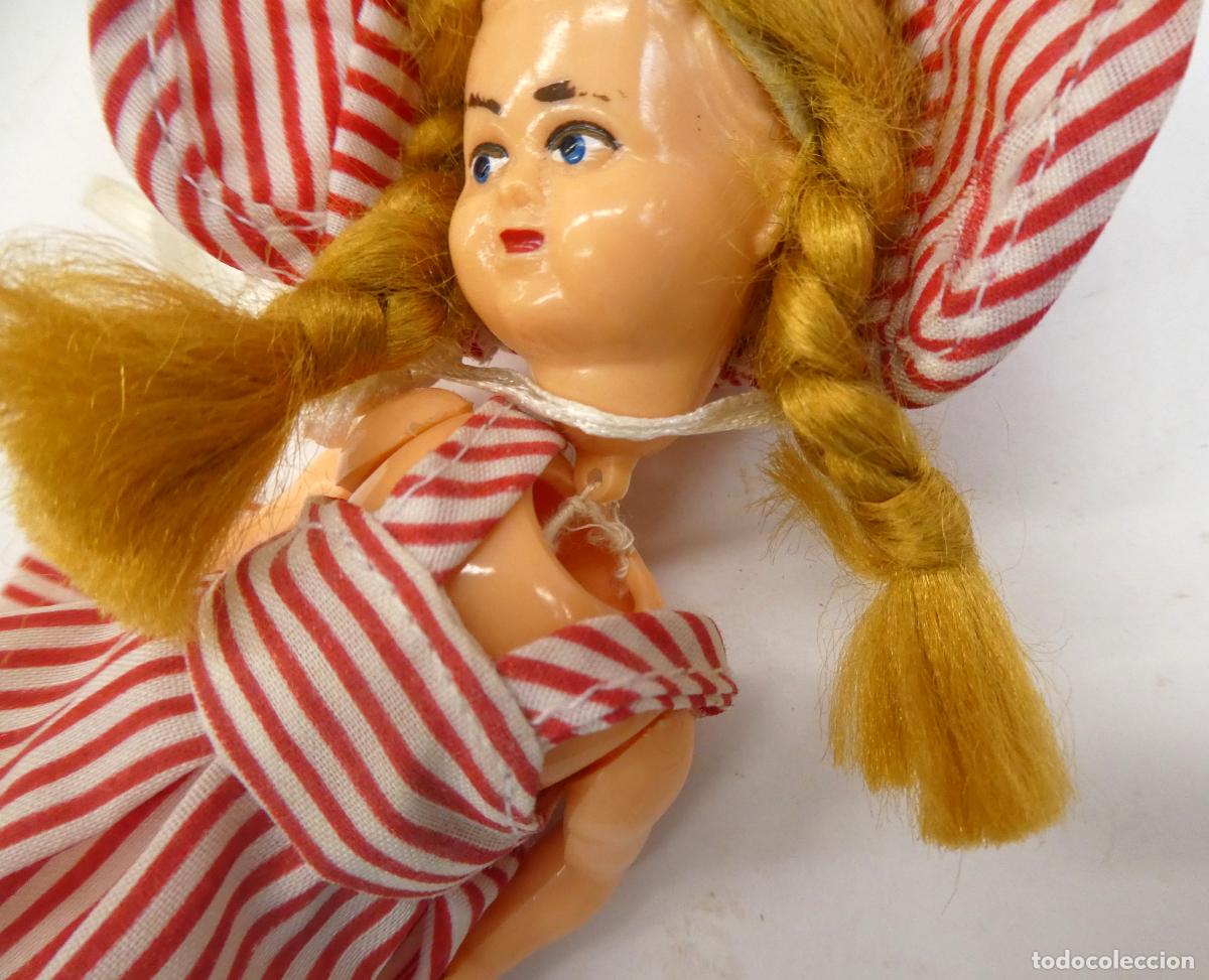 Mu&ntilde;ecas modernas: Peque&ntilde;a mu&ntilde;eca a identificar - Foto 2