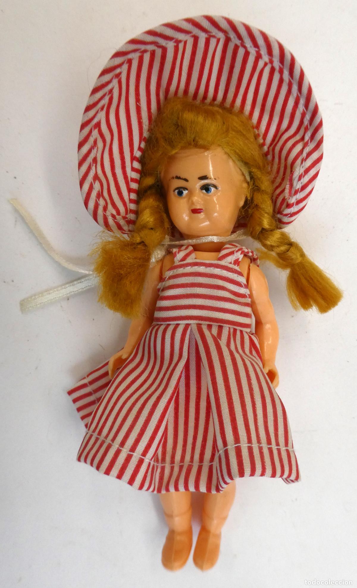 Mu&ntilde;ecas modernas: Peque&ntilde;a mu&ntilde;eca a identificar - Foto 1