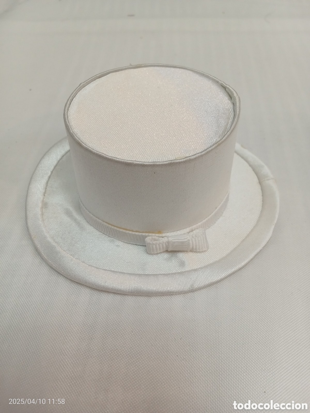 Mu&ntilde;ecas modernas: SOMBRERO MU&Ntilde;ECA COPA BLANCO - Foto 1
