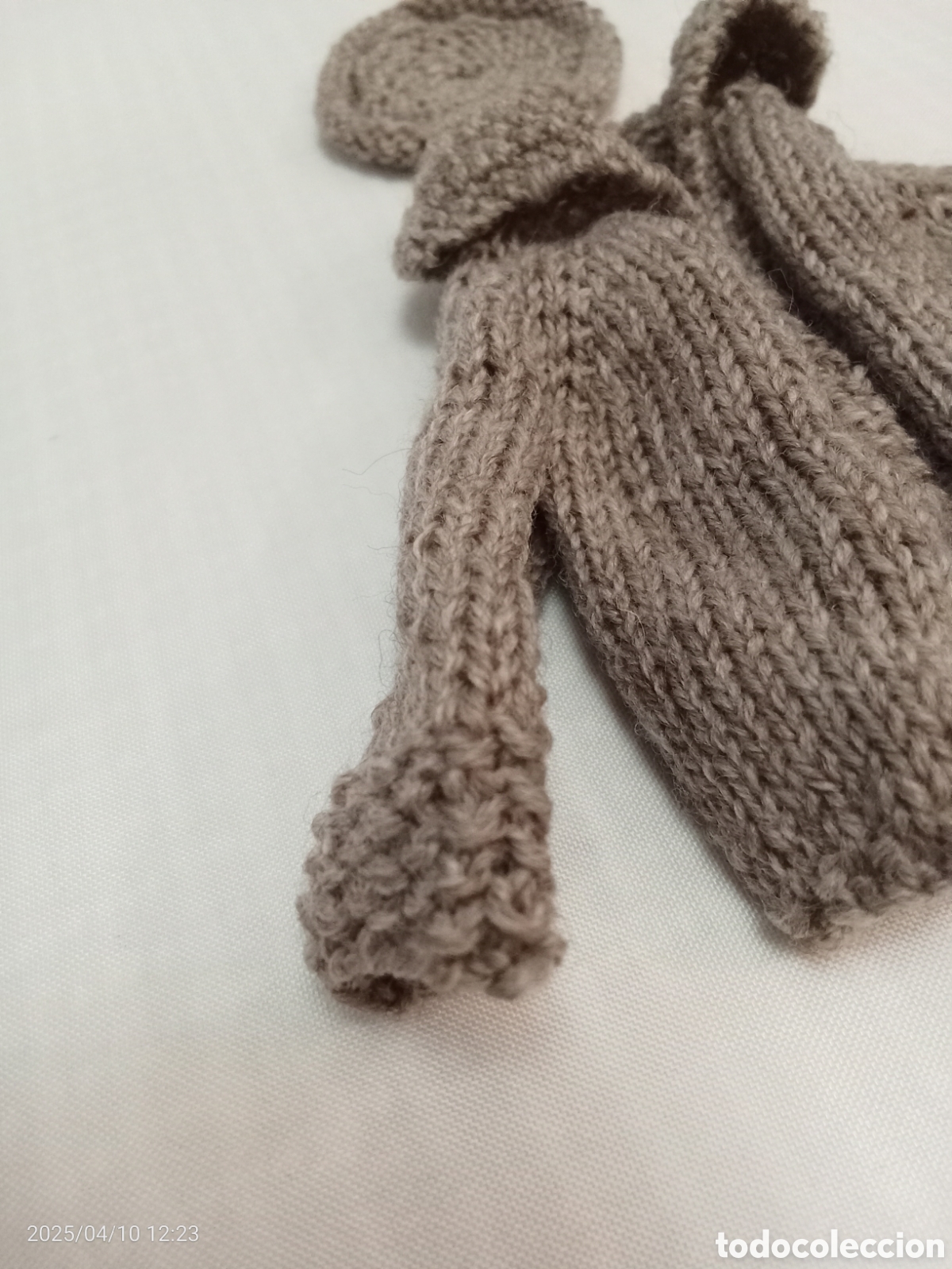 Mu&ntilde;ecas modernas: CONJUNTO MU&Ntilde;ECA PUNTO CHAQUETA Y GORRITO - Foto 4