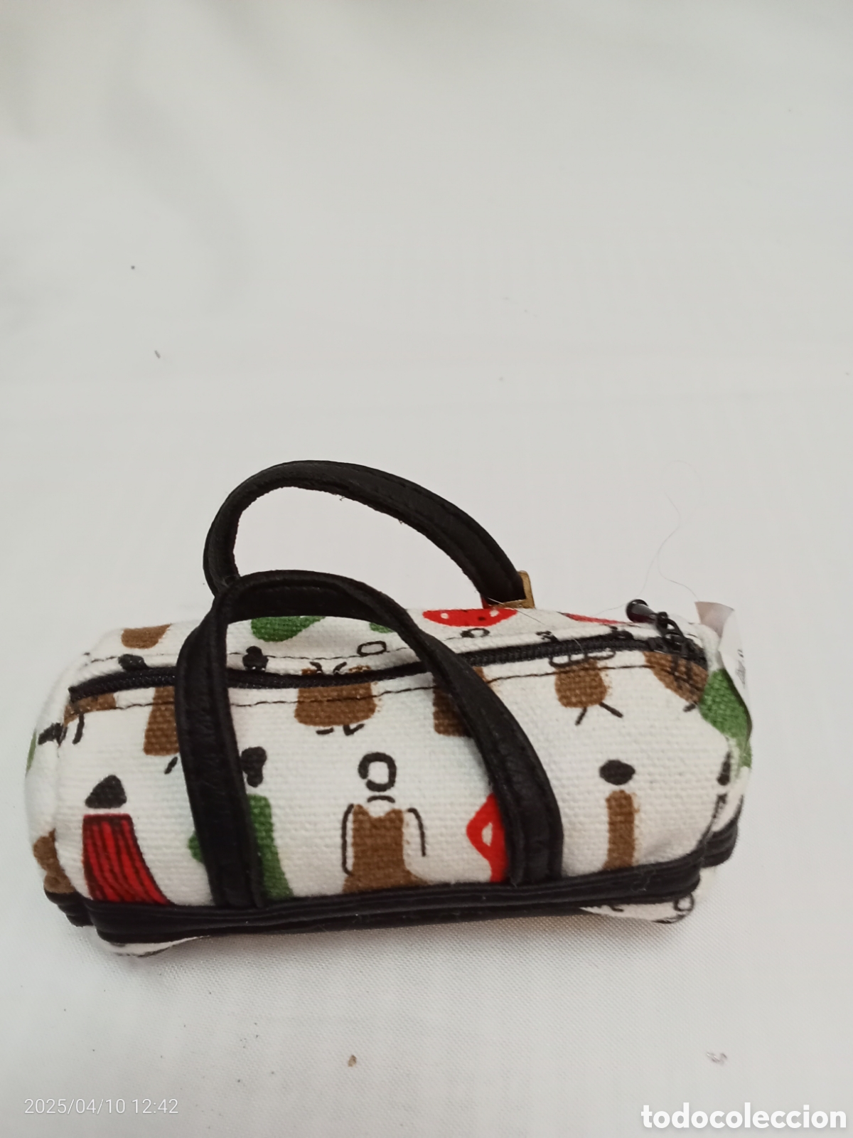 Mu&ntilde;ecas modernas: BOLSO MU&Ntilde;ECA BLANCO NEGRO ROJO Y MARR&Oacute;N - Foto 3